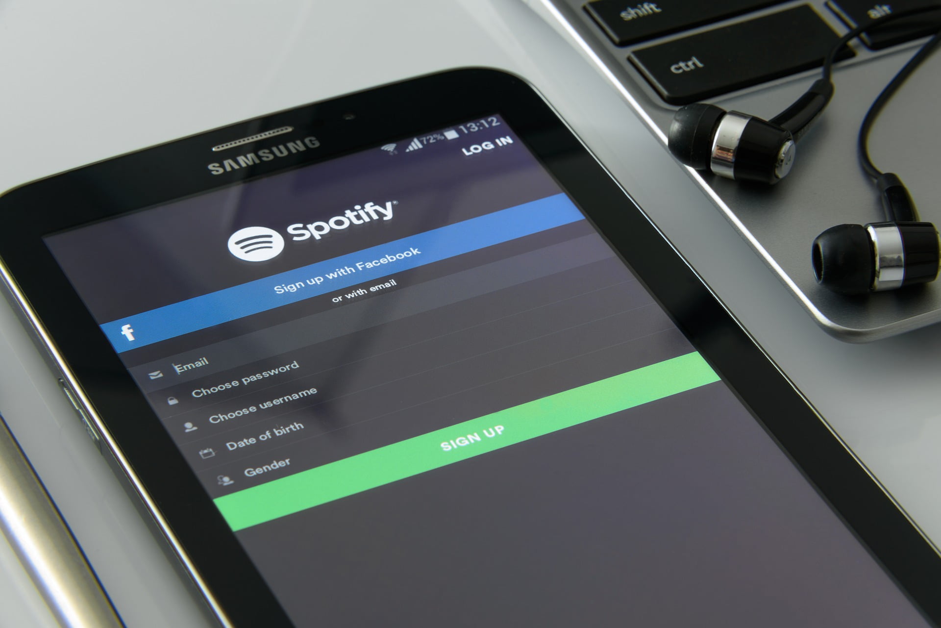 Så laddar du ner musik från Spotify
